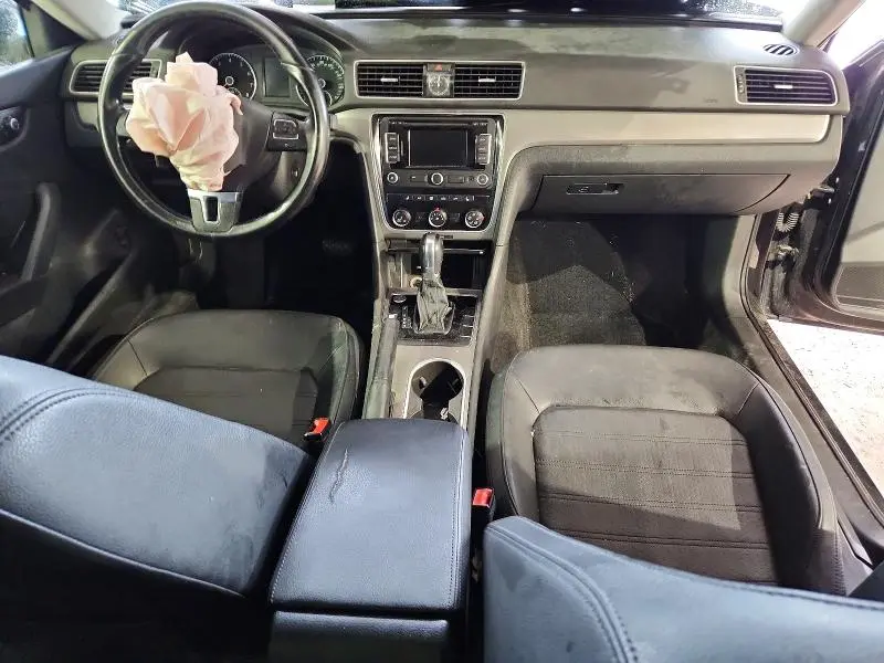 2015 VOLKSWAGEN PASSAT SE  