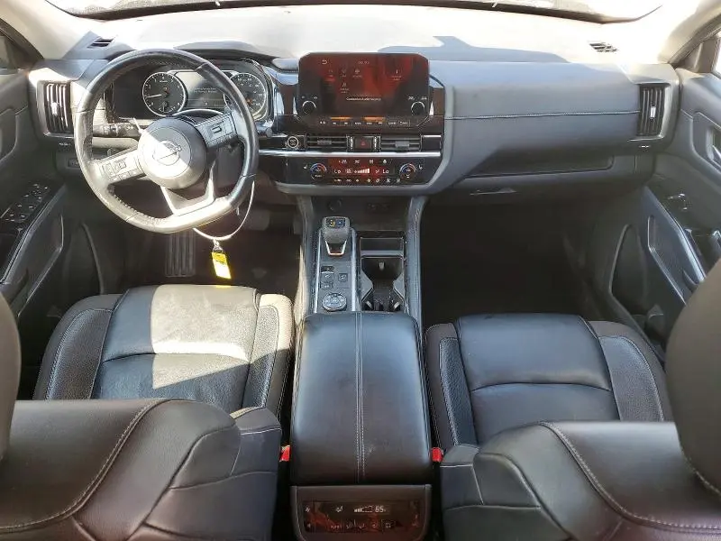 2022 NISSAN PATHFINDER SL  