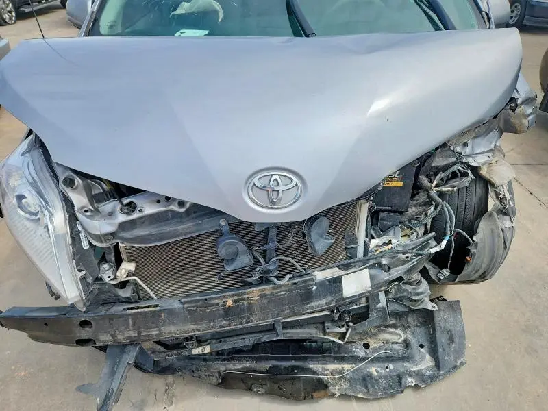 2013 TOYOTA SIENNA XLE 8-PASSENGER  
