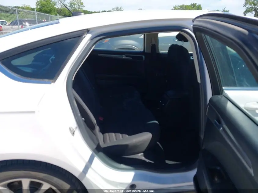 2017 FORD FUSION SE