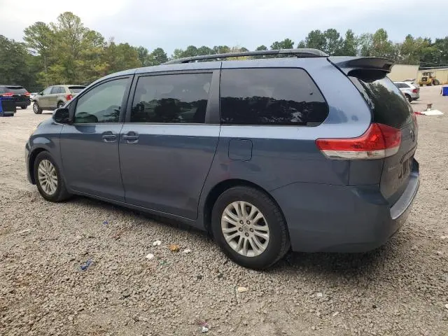 2014 TOYOTA SIENNA XLE  