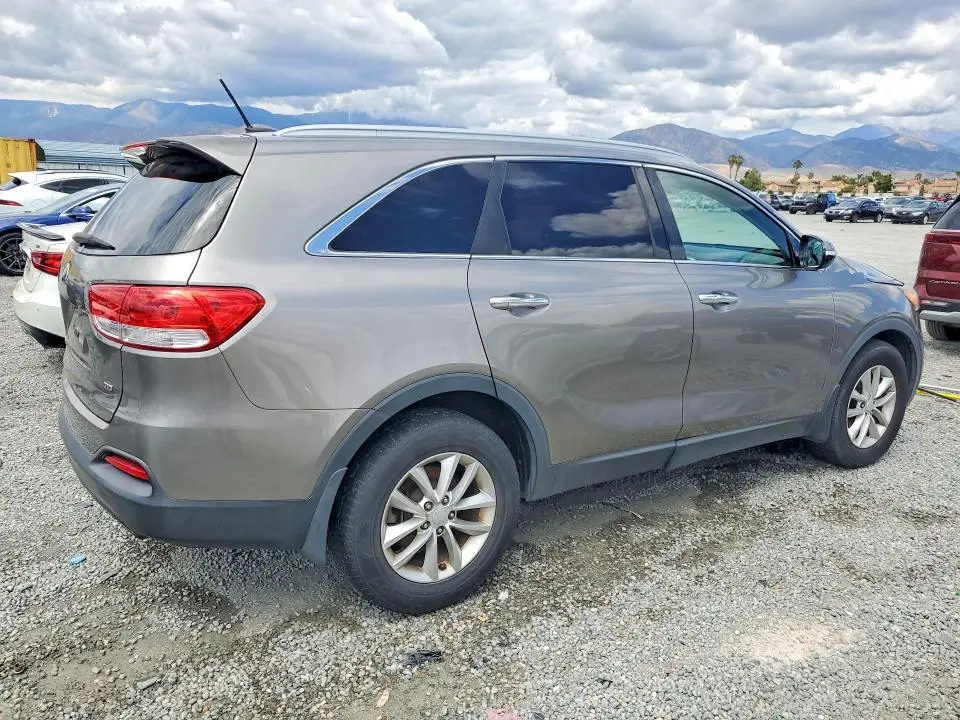 2017 KIA SORENTO LX  