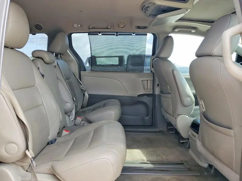 2015 TOYOTA SIENNA XLE 8-PASSENGER  