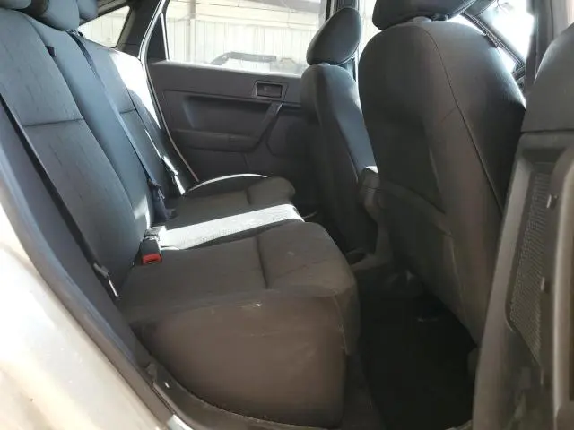 2010 FORD FOCUS SE  