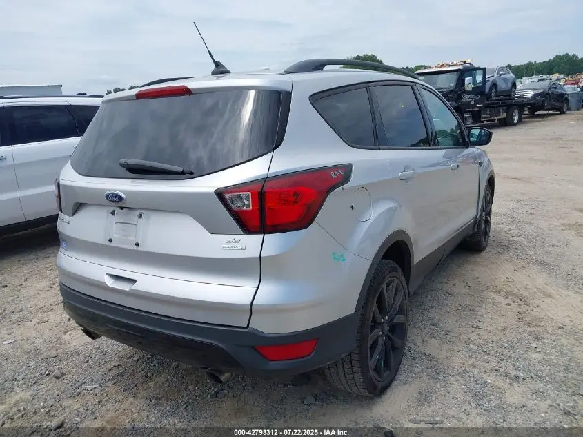 2019 FORD ESCAPE SE