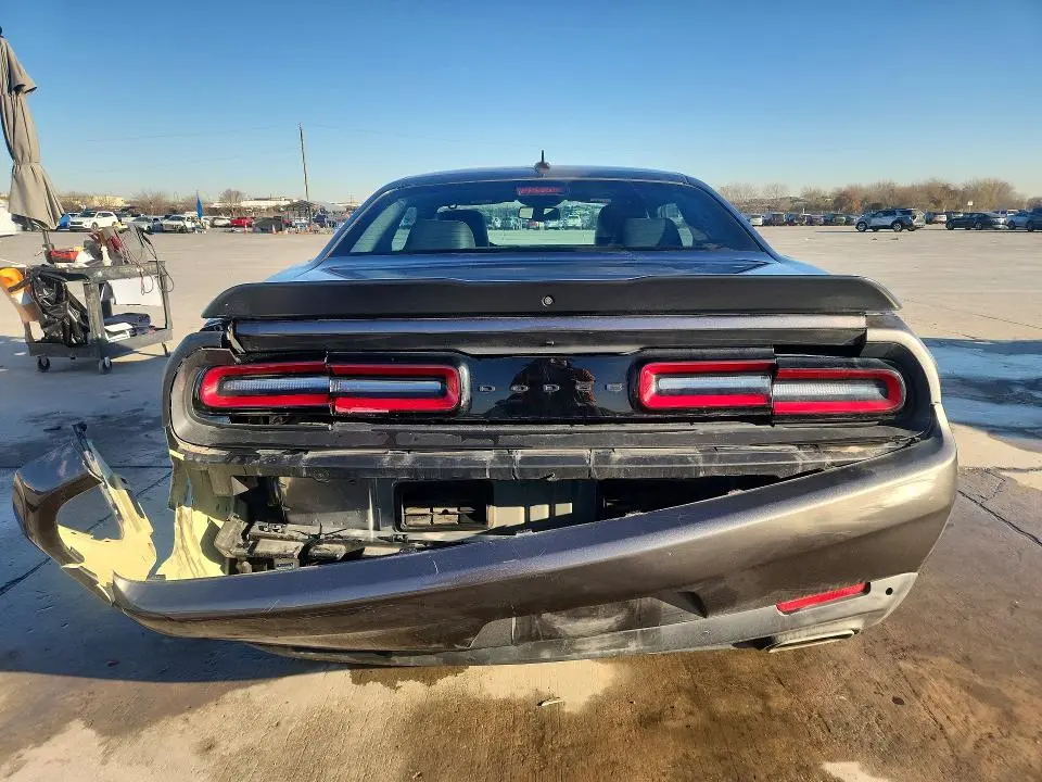 2022 DODGE CHALLENGER SXT  