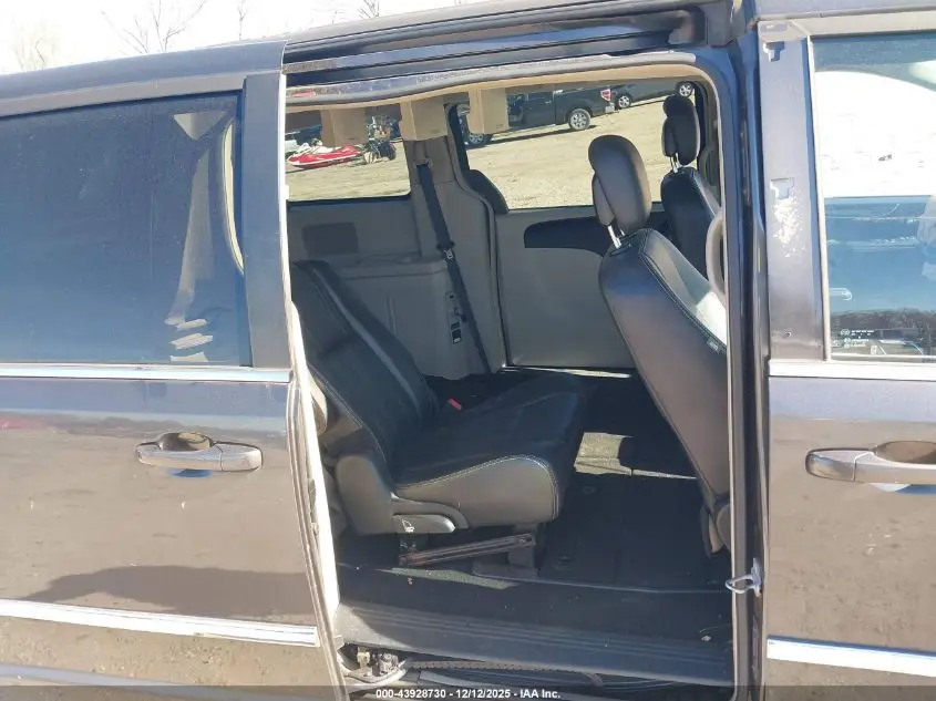 2016 CHRYSLER TOWN & COUNTRY TOURING