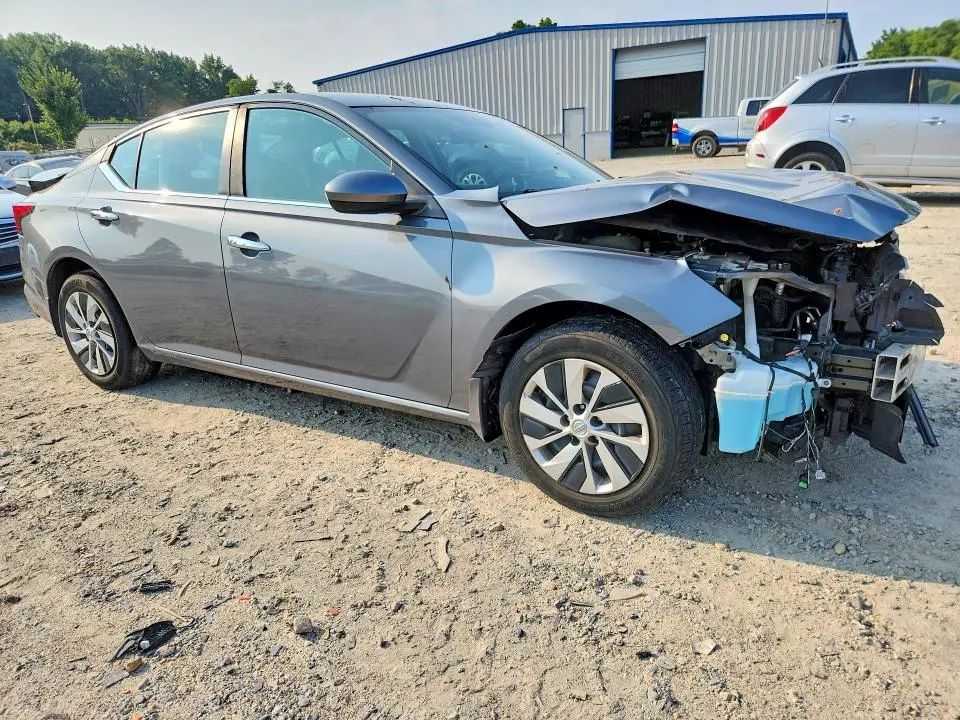 2019 NISSAN ALTIMA S  