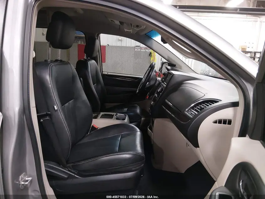 2013 CHRYSLER TOWN & COUNTRY TOURING