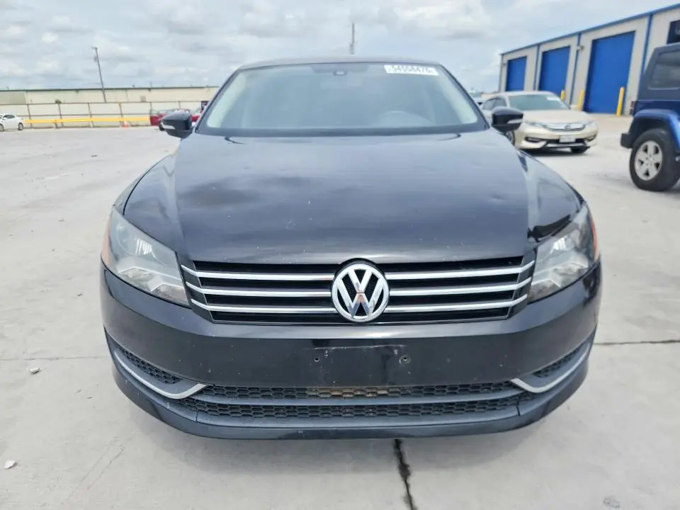 2013 VOLKSWAGEN PASSAT SE  