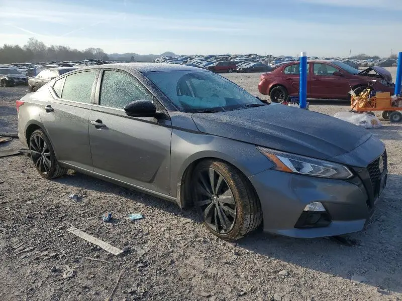 2022 NISSAN ALTIMA SR  