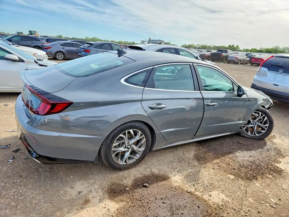 2022 HYUNDAI SONATA SEL  