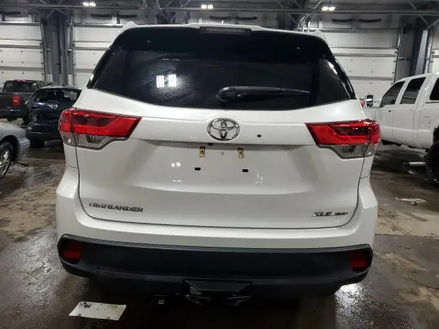 2018 TOYOTA HIGHLANDER SE  