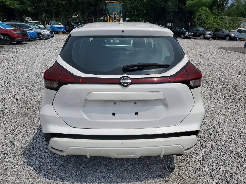 2024 NISSAN KICKS S  