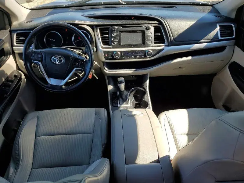2015 TOYOTA HIGHLANDER LE PLUS  