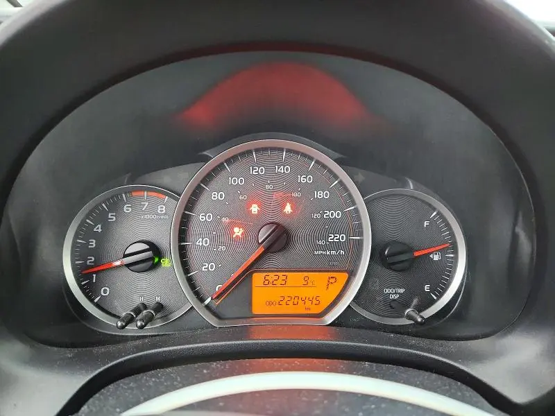 2012 TOYOTA YARIS 5-DOOR L  