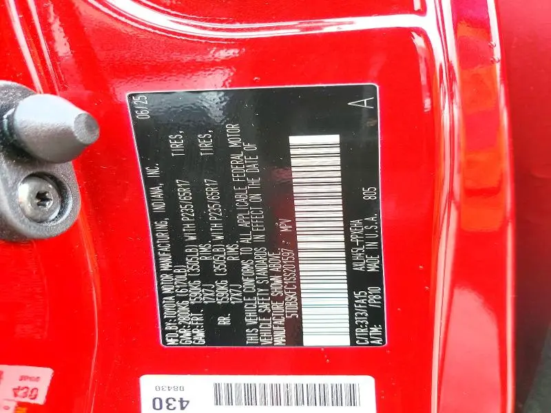 2025 TOYOTA SIENNA LE  