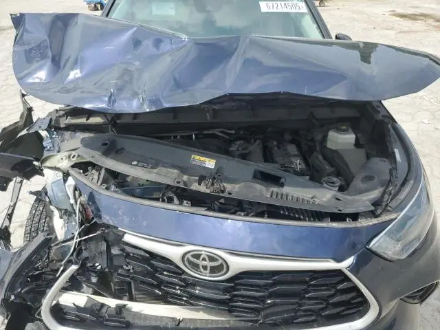 2022 TOYOTA HIGHLANDER XLE  
