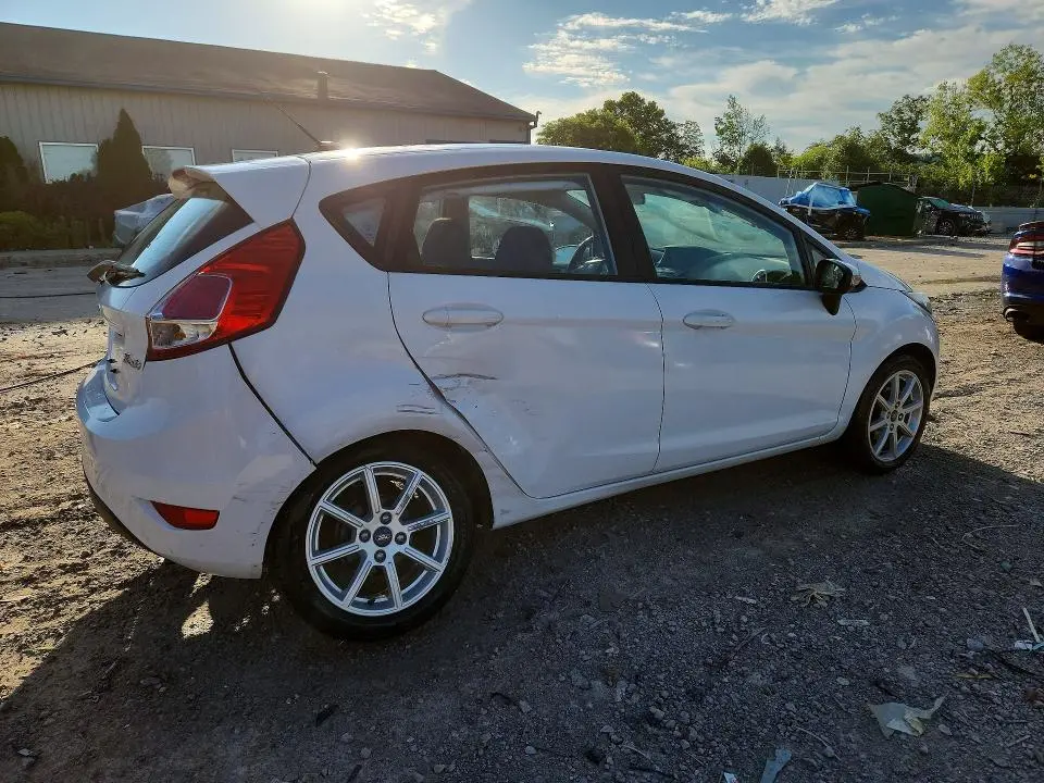 2015 FORD FIESTA SE  