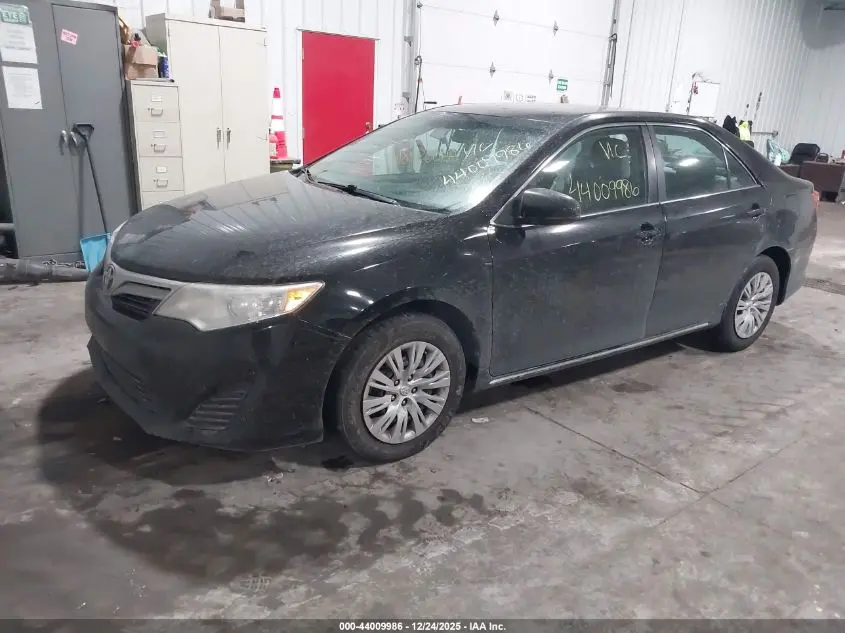2014 TOYOTA CAMRY LE