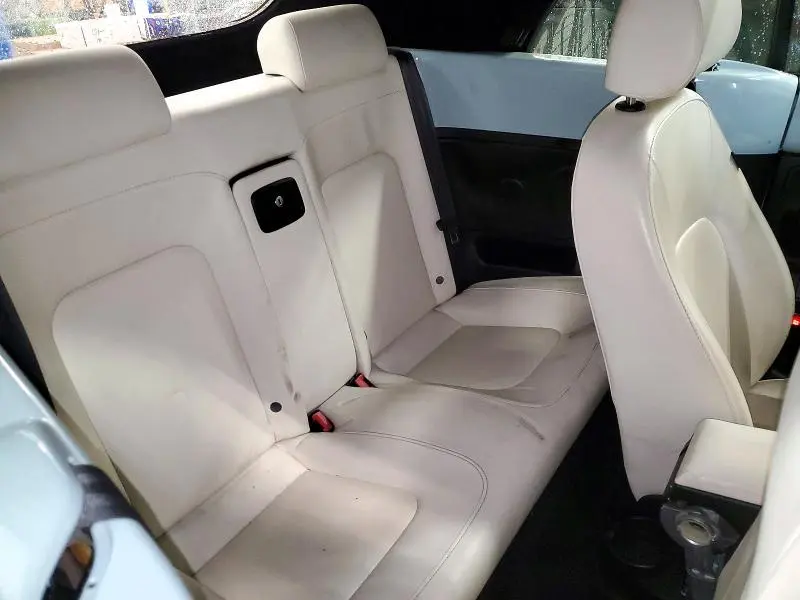 2010 VOLKSWAGEN NEW BEETLE   
