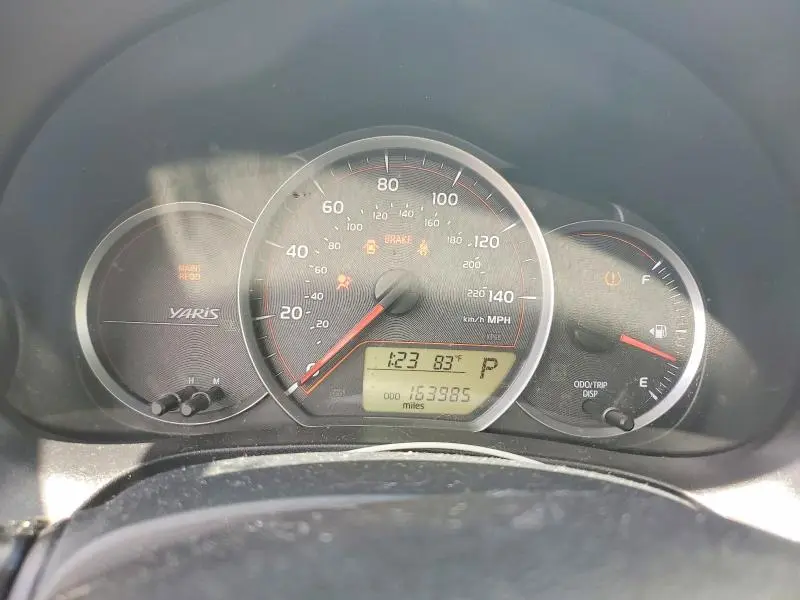 2013 TOYOTA YARIS 5-DOOR LE  