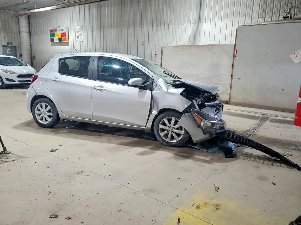 2015 TOYOTA YARIS 5-DOOR LE  