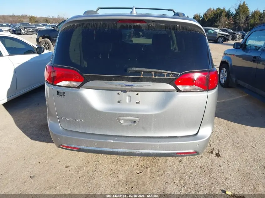 2020 CHRYSLER PACIFICA TOURING L