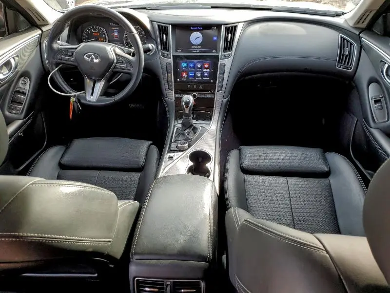 2018 INFINITI Q50 LUXE  