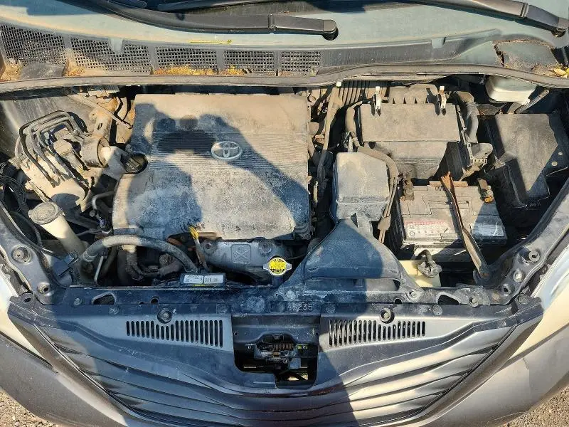 2011 TOYOTA SIENNA BASE 7-PASSENGER  