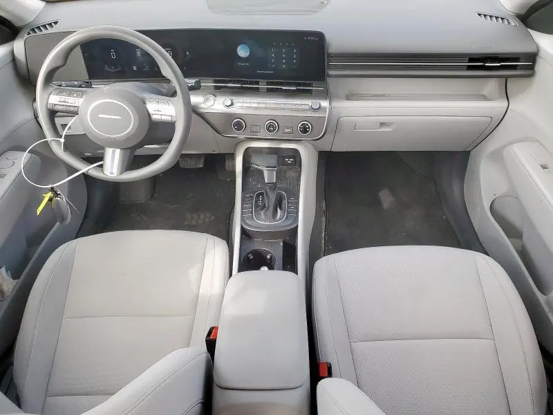 2025 HYUNDAI KONA SE  