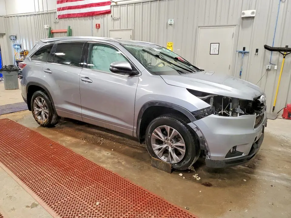 2014 TOYOTA HIGHLANDER XLE  