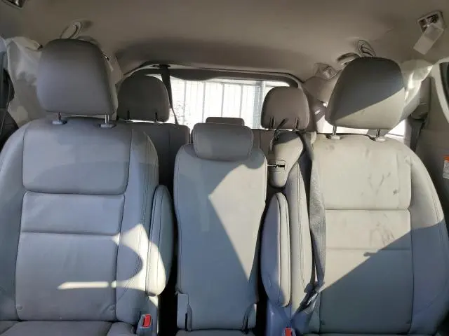2020 TOYOTA SIENNA XLE  