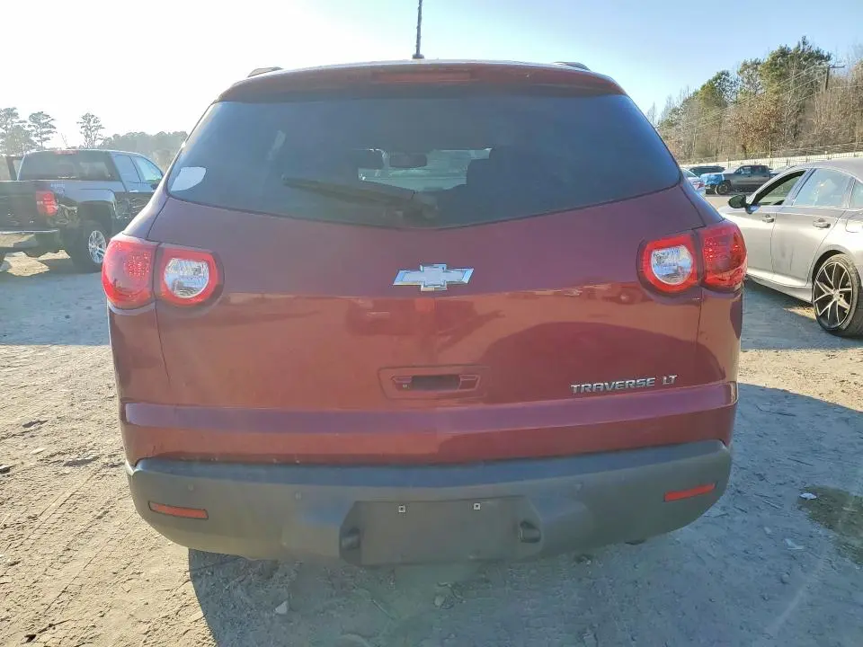 2011 CHEVROLET TRAVERSE LT  