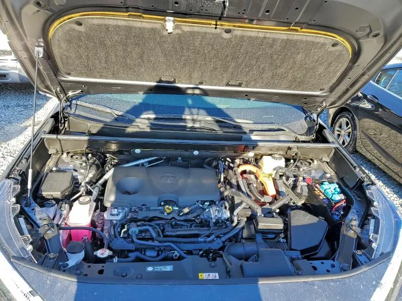 2025 TOYOTA RAV4 XSE  