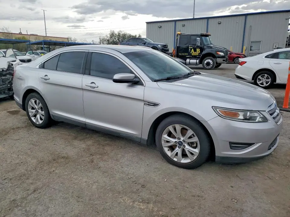 2011 FORD TAURUS SEL  