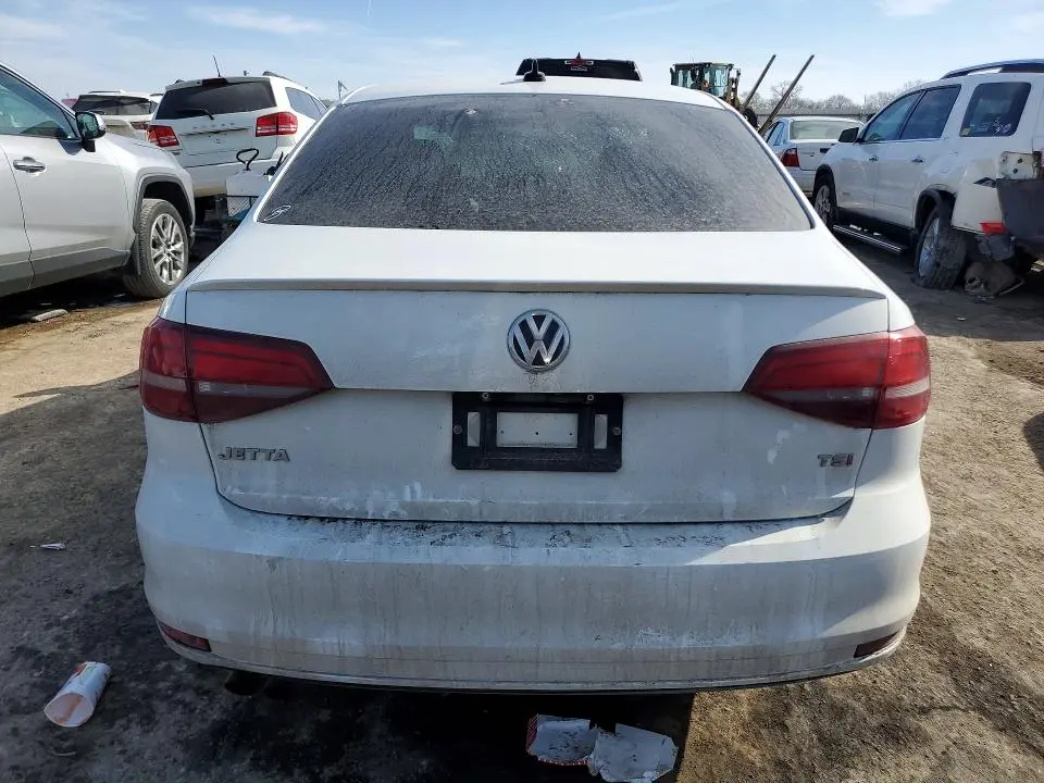 2016 VOLKSWAGEN JETTA SPORT  