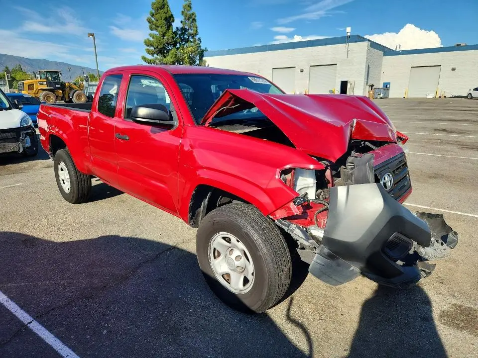 2017 TOYOTA TACOMA SR  