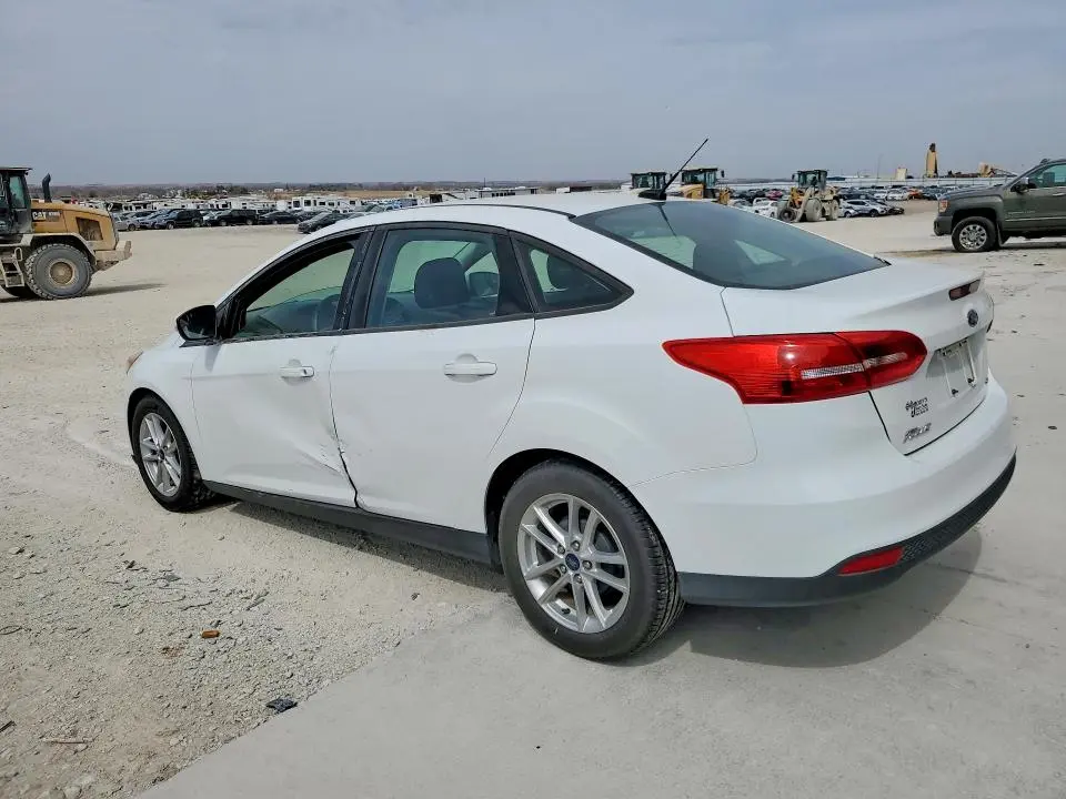 2016 FORD FOCUS SE  