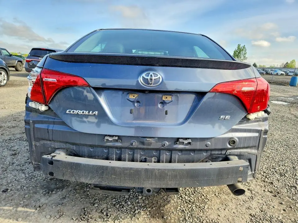2017 TOYOTA COROLLA SE  
