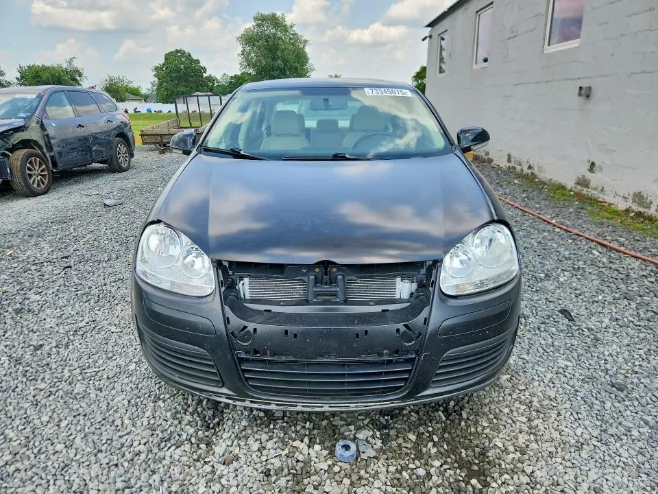 2010 VOLKSWAGEN JETTA SE  
