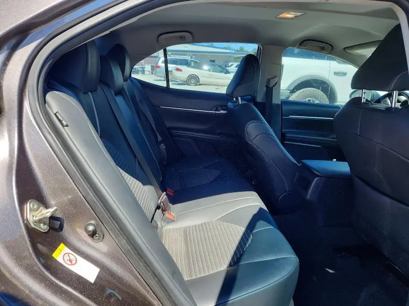 2019 TOYOTA CAMRY SE  