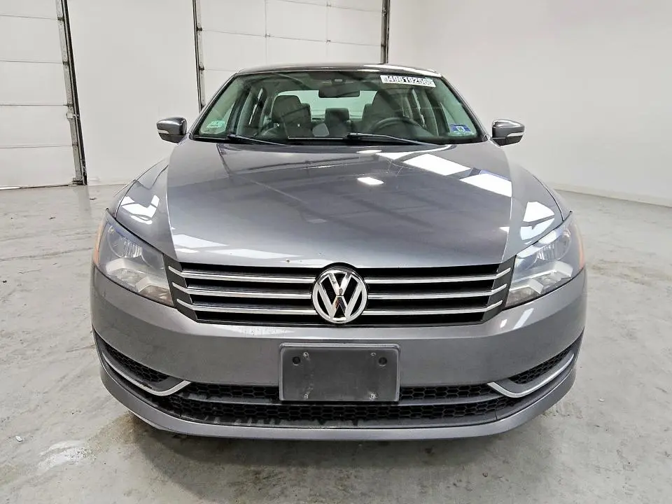 2013 VOLKSWAGEN PASSAT S  