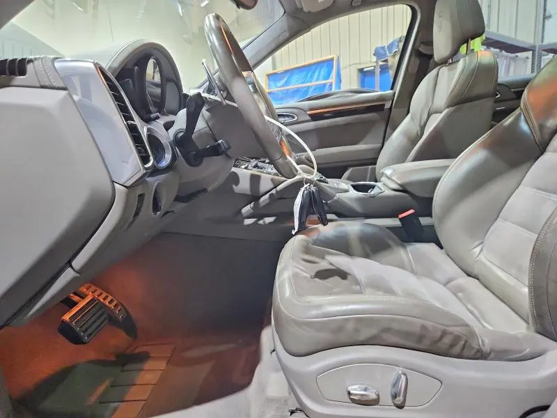 2013 PORSCHE CAYENNE GTS  