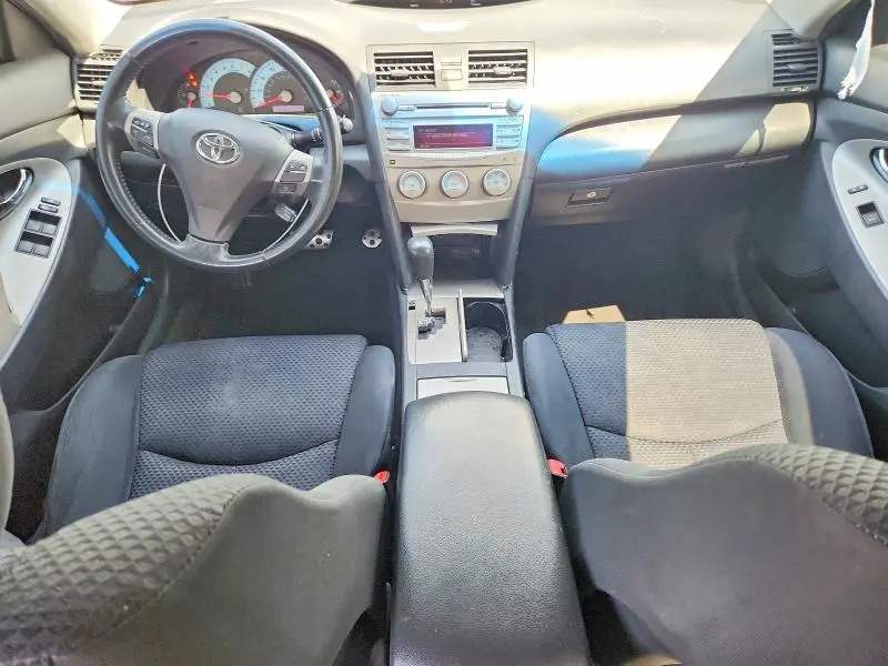 2011 TOYOTA CAMRY SE V6  