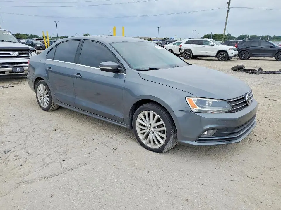 2015 VOLKSWAGEN JETTA SE  