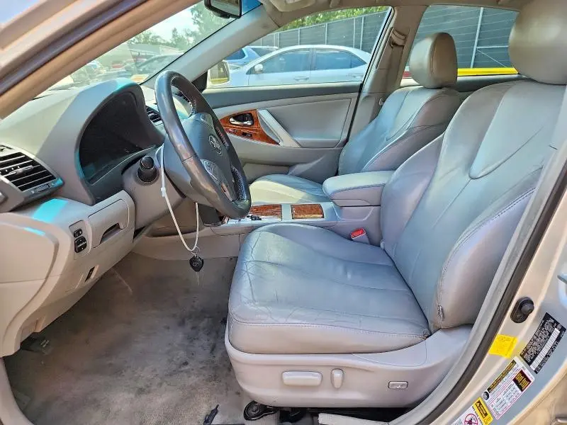 2011 TOYOTA CAMRY XLE  