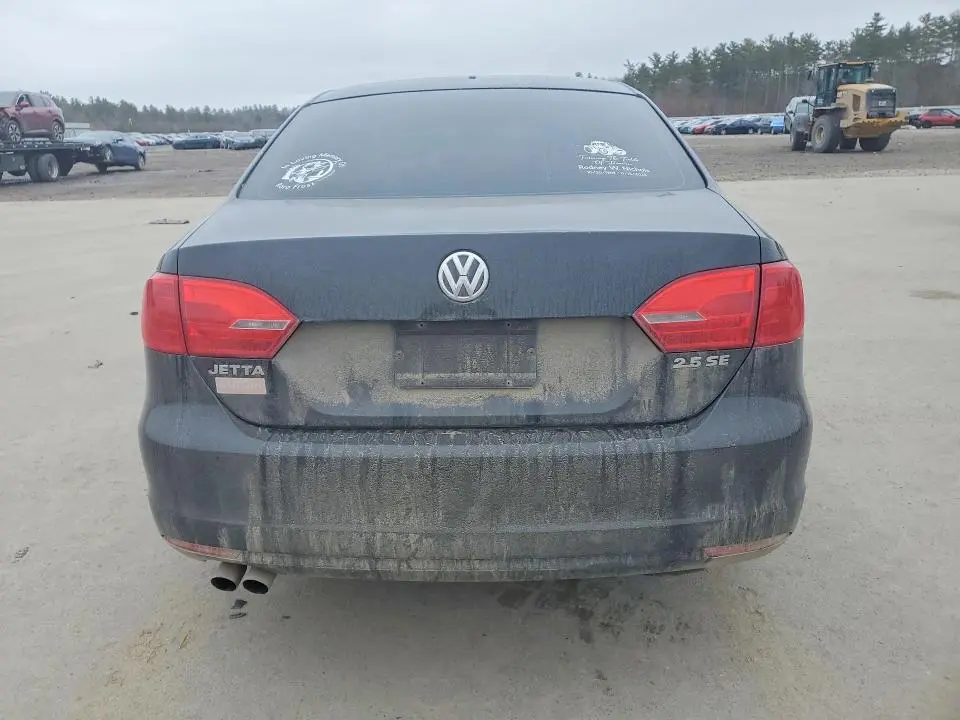 2013 VOLKSWAGEN JETTA SE  