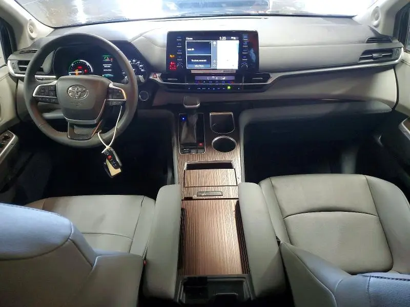 2024 TOYOTA SIENNA XLE 7-PASSENGER  