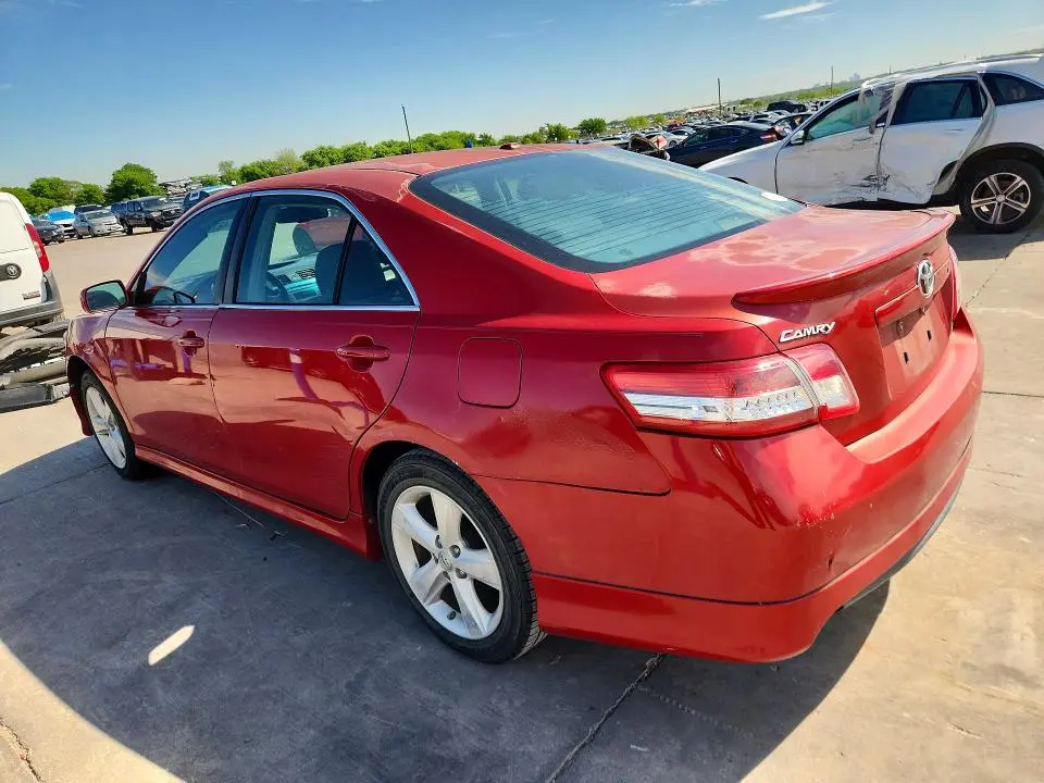 2011 TOYOTA CAMRY SE  
